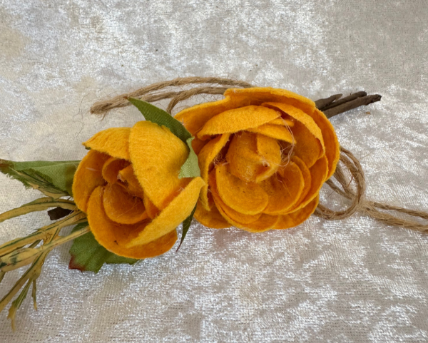 Kleine Rosenblüten aus Filz - Streudeko - Vika Lädchen