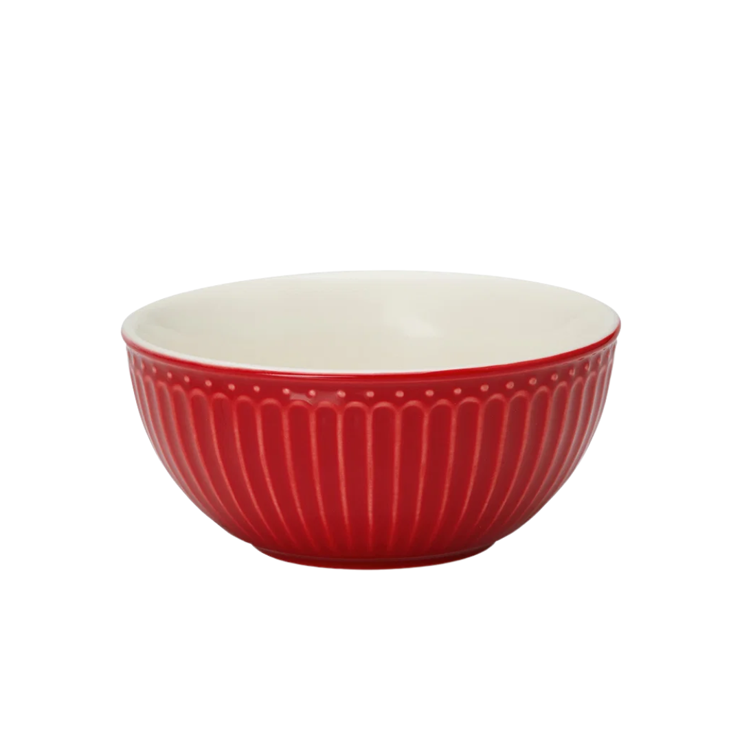 GreenGate Schüssel Alice Red aus rotem Steingut-Porzellan, 14 cm Cereal Bowl mit charakteristischem Alice Relief für Müsli, Suppe und Snacks.