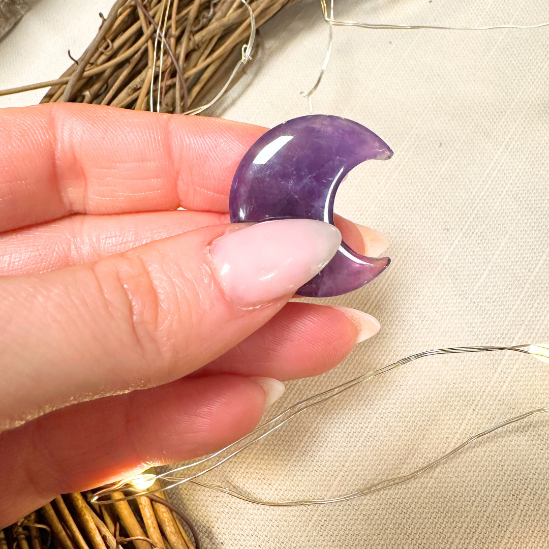 Edelstein - Amethyst Mond - Stein der Ruhe, Intuition & inneren Klarheit