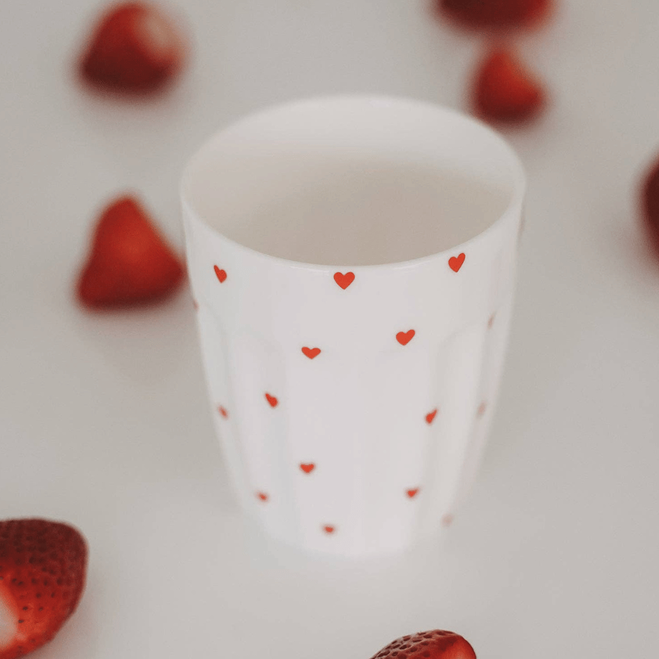 Becher - kleine Herzen rot