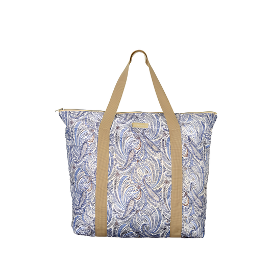 GreenGate Weekender M Elva Beige mit blau-beigem Paisley-Muster, zwei beigen Henkeln und Reißverschluss.