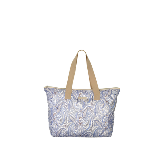 GreenGate Weekender S Elva Beige mit blau-beigem Paisley-Muster, zwei Henkeln und Reißverschluss, ca. 38 x 32 x 10 cm.