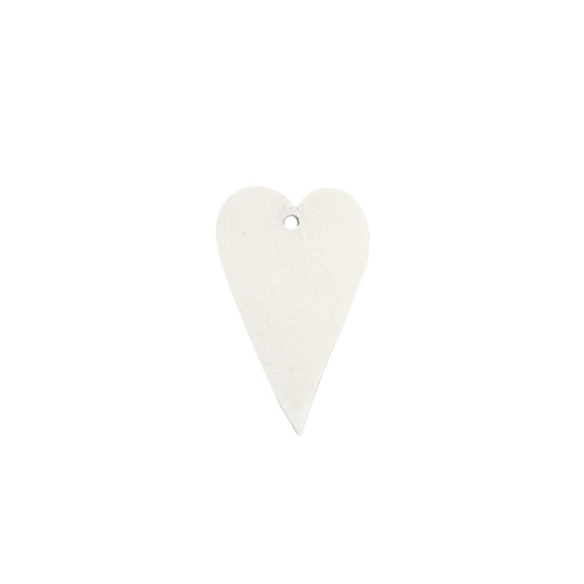 Weißer IB Laursen Geschenkanhänger aus Pappelholz mit kleinem Loch zum Befestigen an Geschenkband oder Kordel, ca. 5,5 cm hoch.
