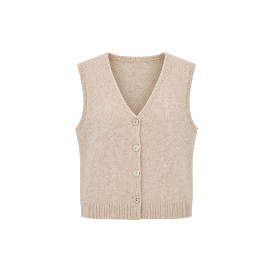 Kurze Damen-Alpaka-Weste in Natur von Sarah + Sally mit flauschiger Strickstruktur und durchgehender Knopfleiste.