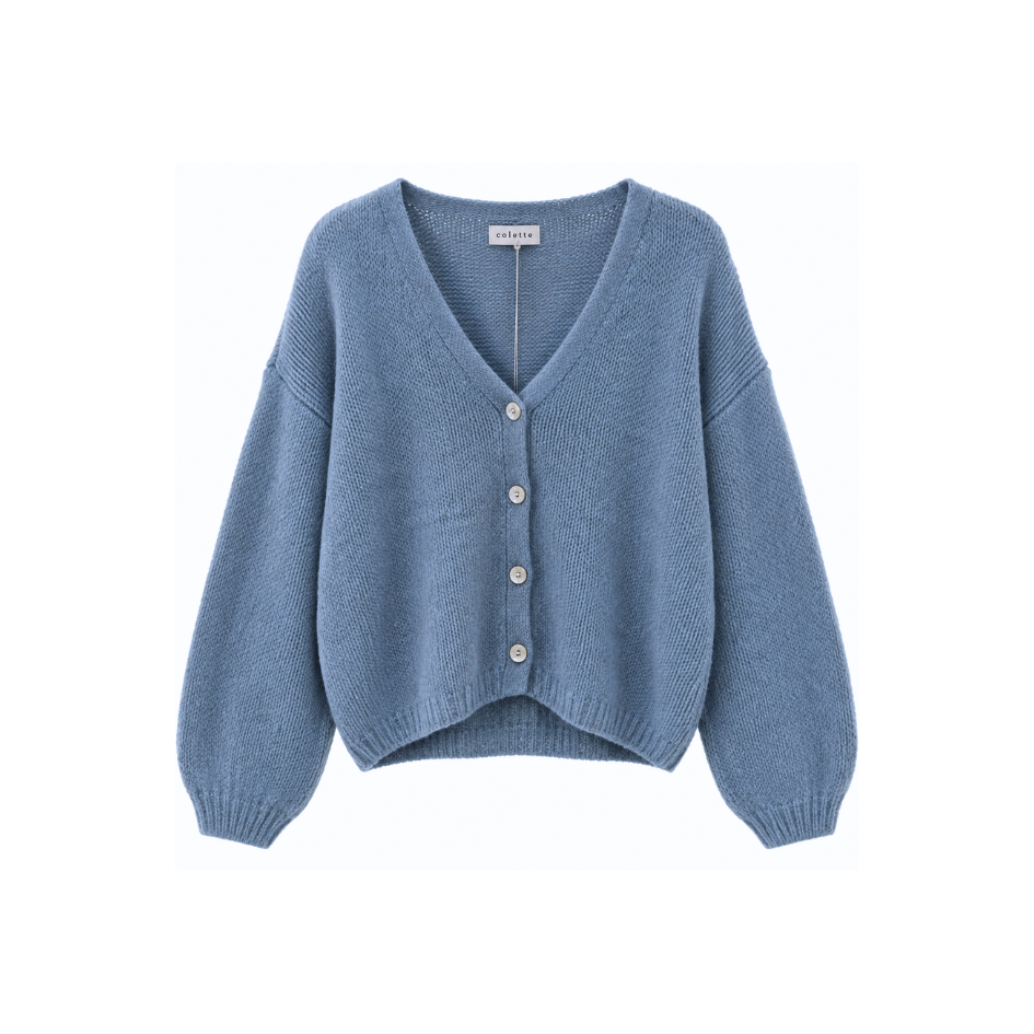Hellblau-blaugraue Damen-Strickjacke mit Mohair, V-Ausschnitt, lockerer Strickstruktur und perlmuttfarbenen Knöpfen.